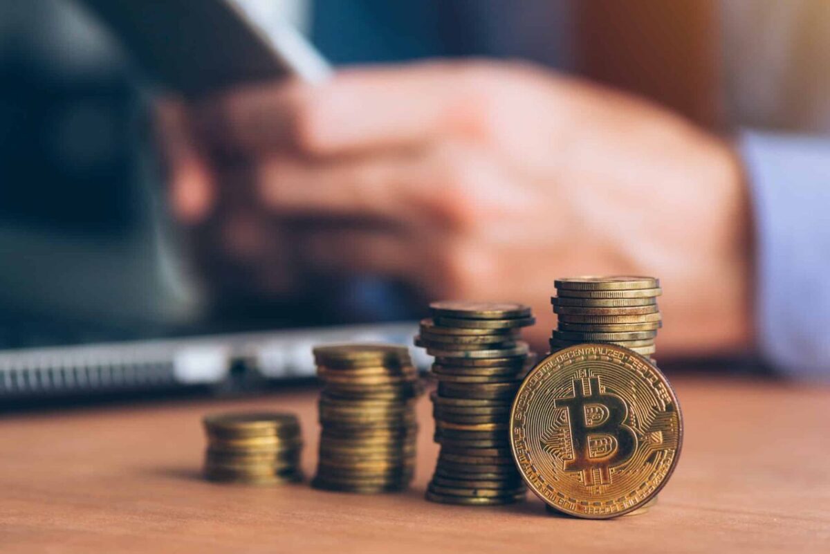 Crypto Headlines This Week: BTC & Altcoins Volatile Post-FOMC, Binance Unveils Listings